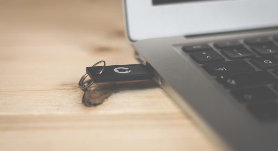 git version control program in computer